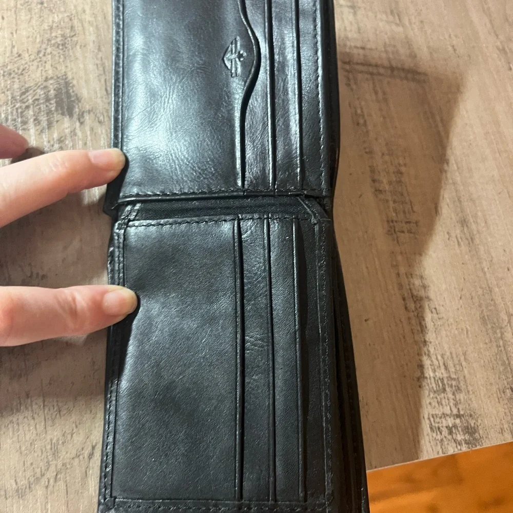 Classic Black Leather Bi-Fold Wallet